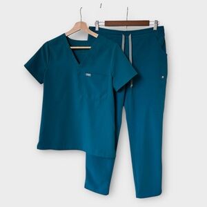FIGS Scrub Set – Yola Pants S Petite & Catarina One-Pocket Top XS, Pacific Blue